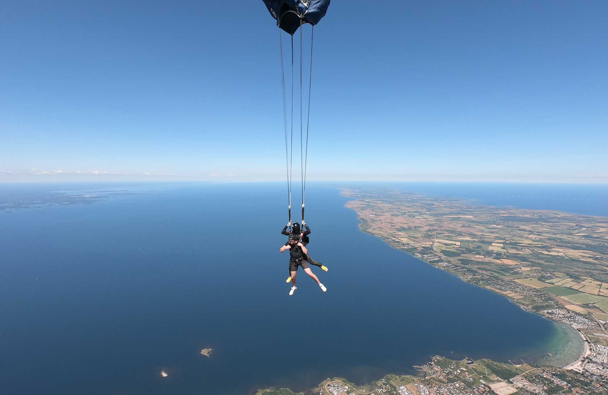 Tandemhopp över småländska landskap